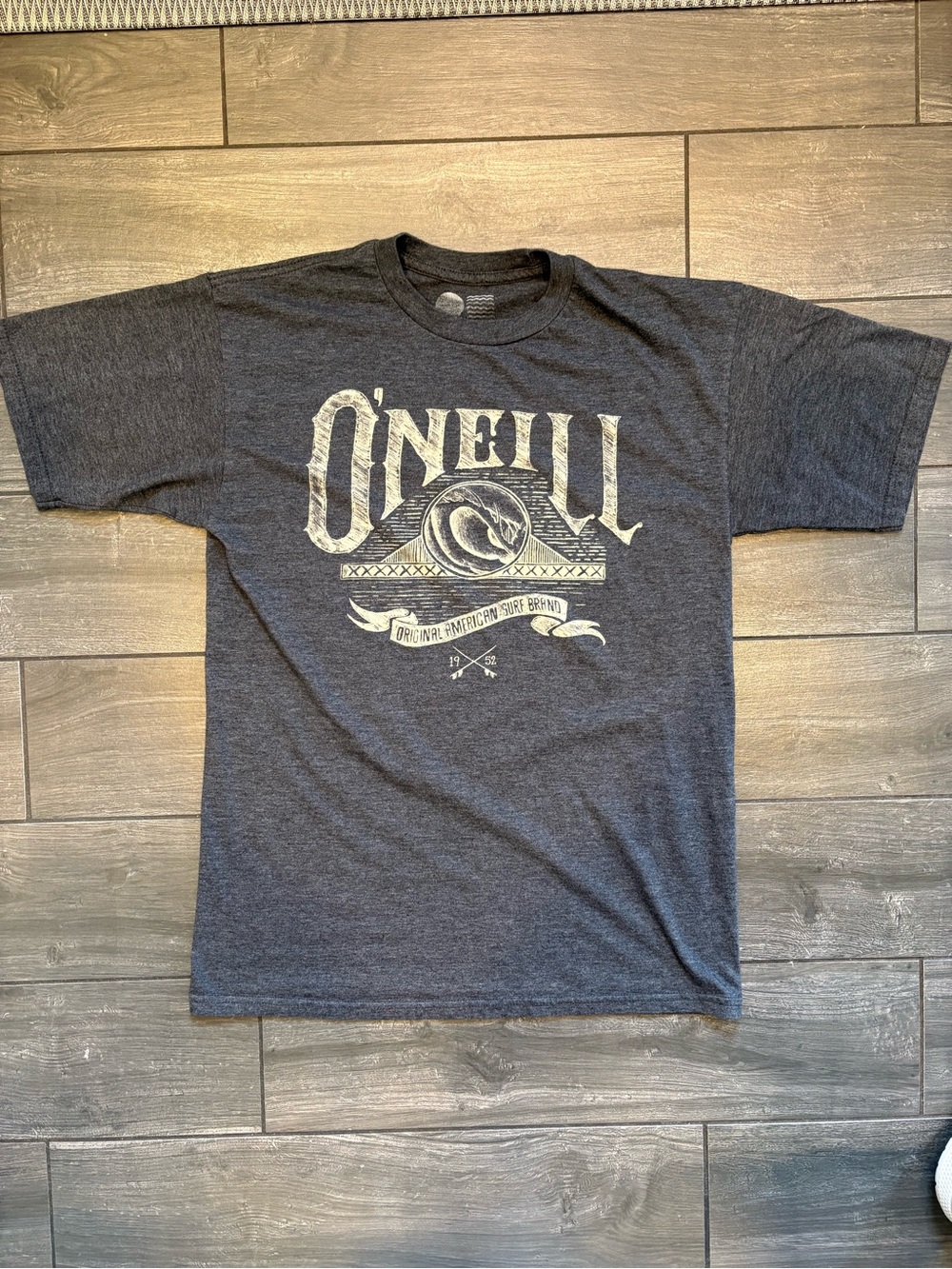O'Neill Men's Heather Charcoal Graphic Tee with Vintage Logo